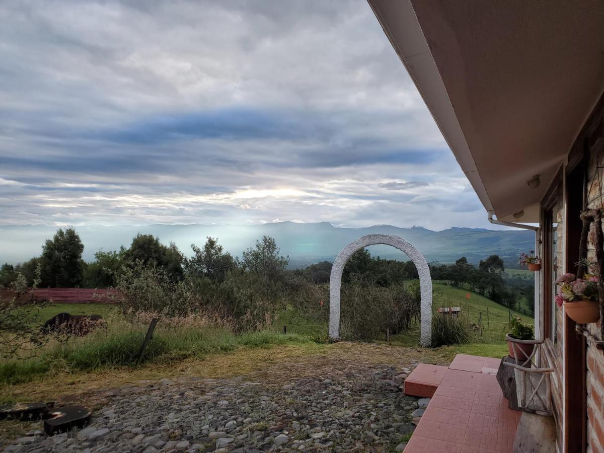 Balcon Al Cotopaxi Hosteria Sangolquí Buitenkant foto